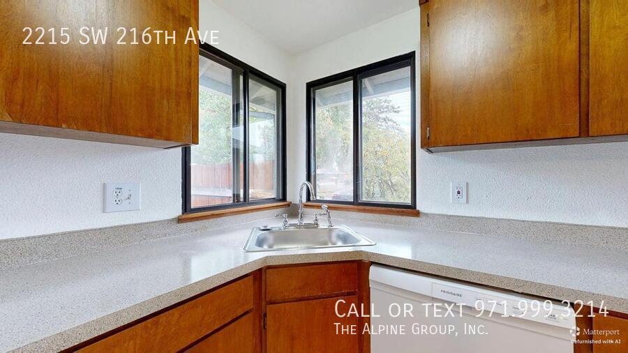 ✨ Bright Open Layout | New Carpet | Private Suite property image