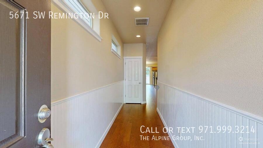 💫 Bright, Open & Move-In Ready! 🏡 Half Off Your First Month! property image