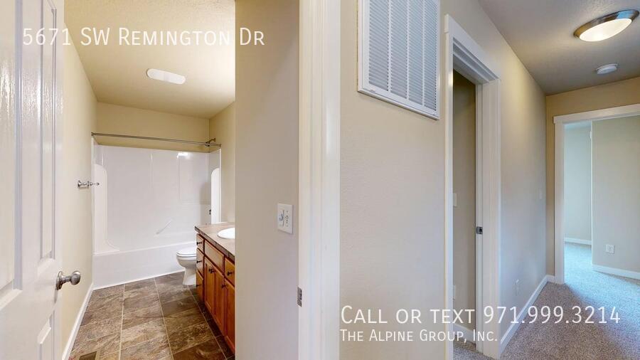 💫 Bright, Open & Move-In Ready! 🏡 Half Off Your First Month! property image