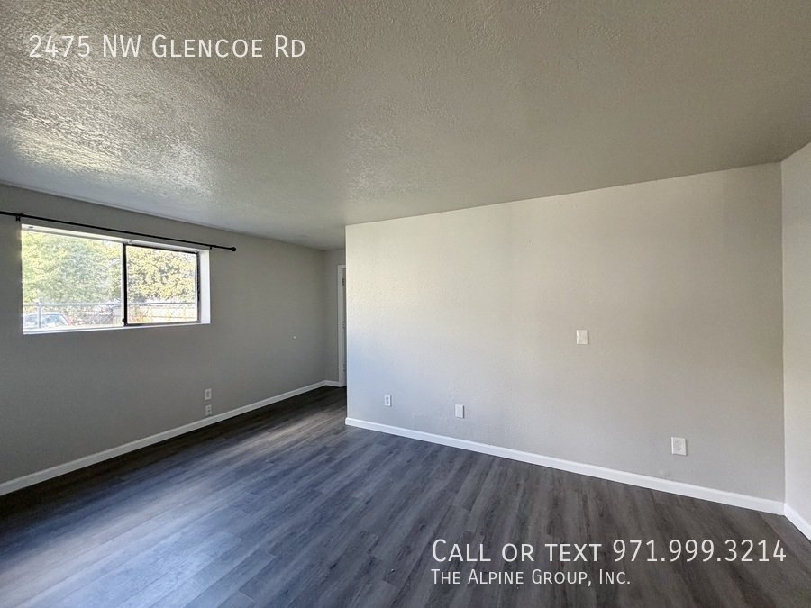 🧺 Charming 2BR Hillsboro Home with Laundry & Patio! property image