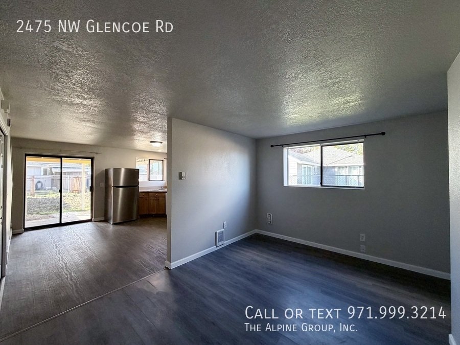 🧺 Charming 2BR Hillsboro Home with Laundry & Patio! property image