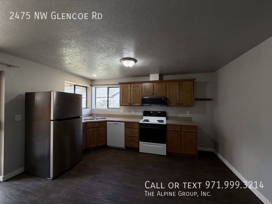 🧺 Charming 2BR Hillsboro Home with Laundry & Patio! property image