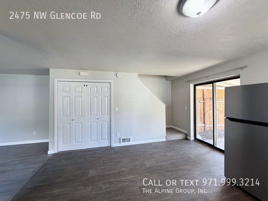 🧺 Charming 2BR Hillsboro Home with Laundry & Patio! property image