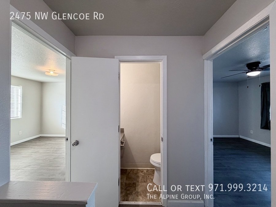 🧺 Charming 2BR Hillsboro Home with Laundry & Patio! property image