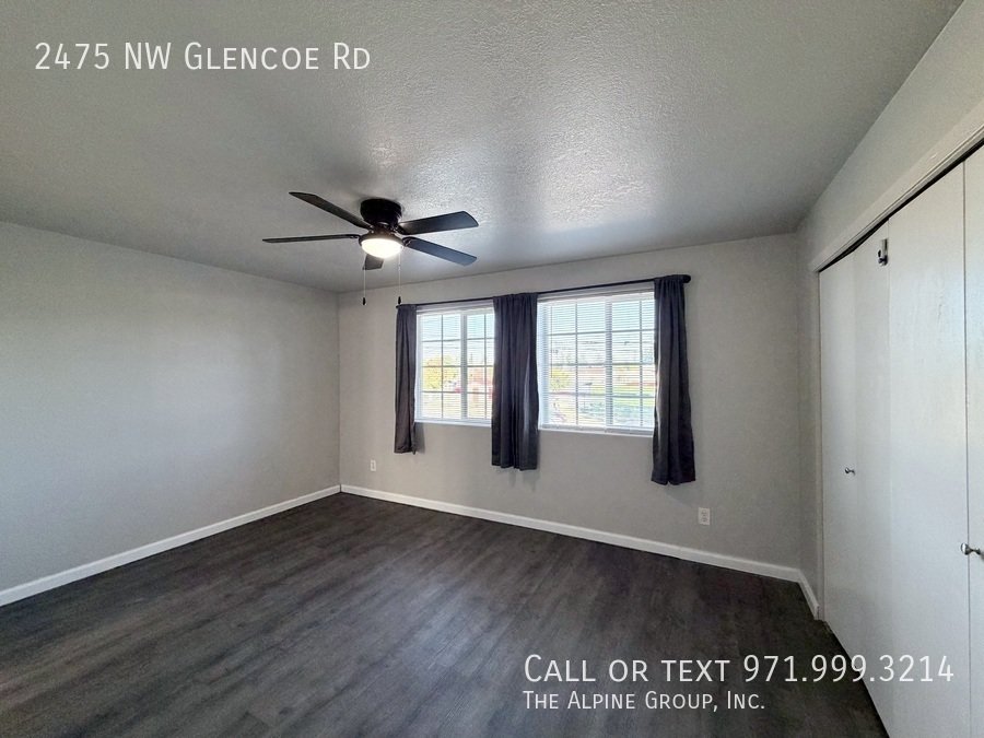 🧺 Charming 2BR Hillsboro Home with Laundry & Patio! property image