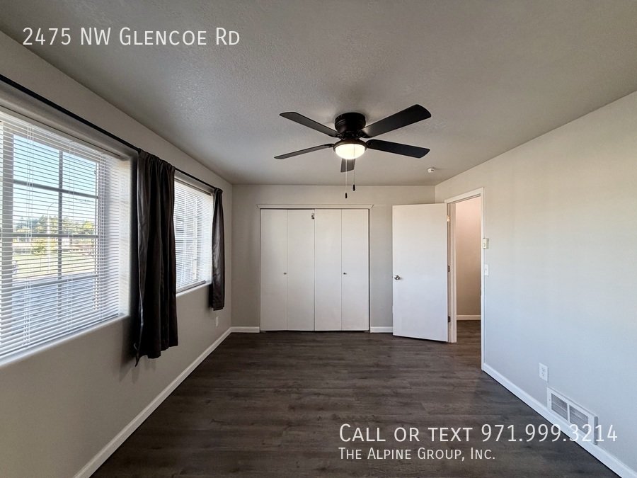 🧺 Charming 2BR Hillsboro Home with Laundry & Patio! property image