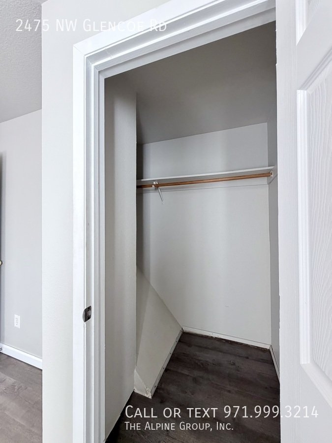 🧺 Charming 2BR Hillsboro Home with Laundry & Patio! property image