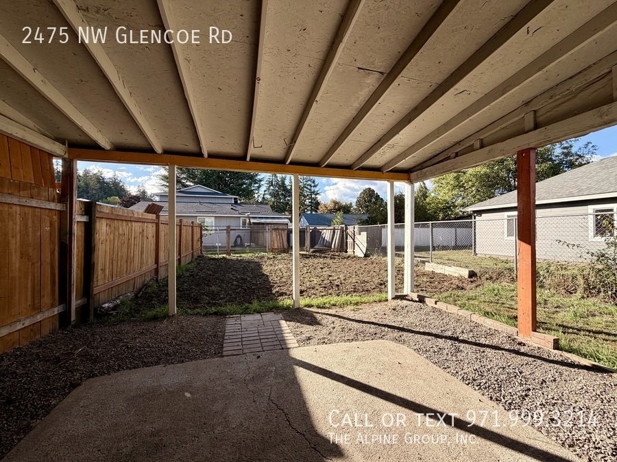 🧺 Charming 2BR Hillsboro Home with Laundry & Patio! property image