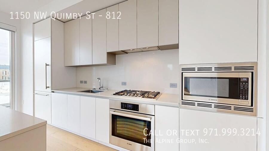 🏙️ Light-Filled Condo with Views, Style & Comfort in North Pearl property image