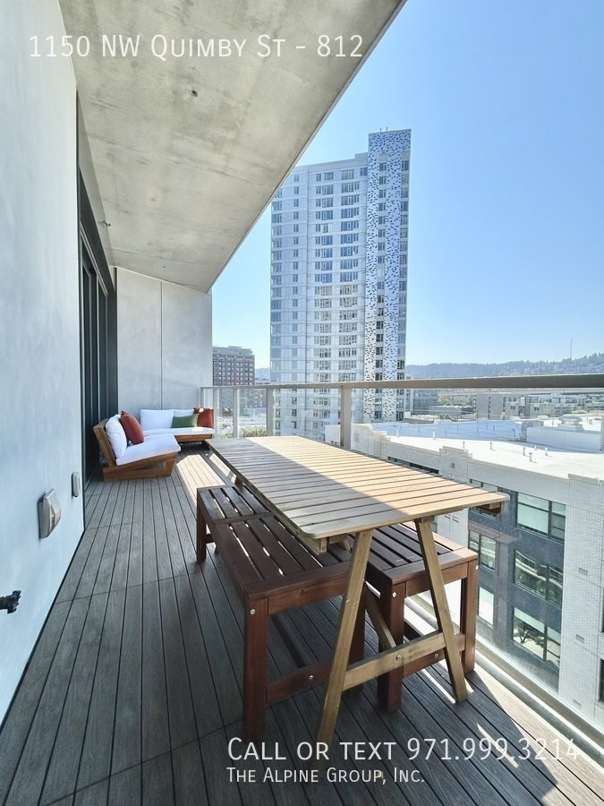 🏙️ Light-Filled Condo with Views, Style & Comfort in North Pearl property image