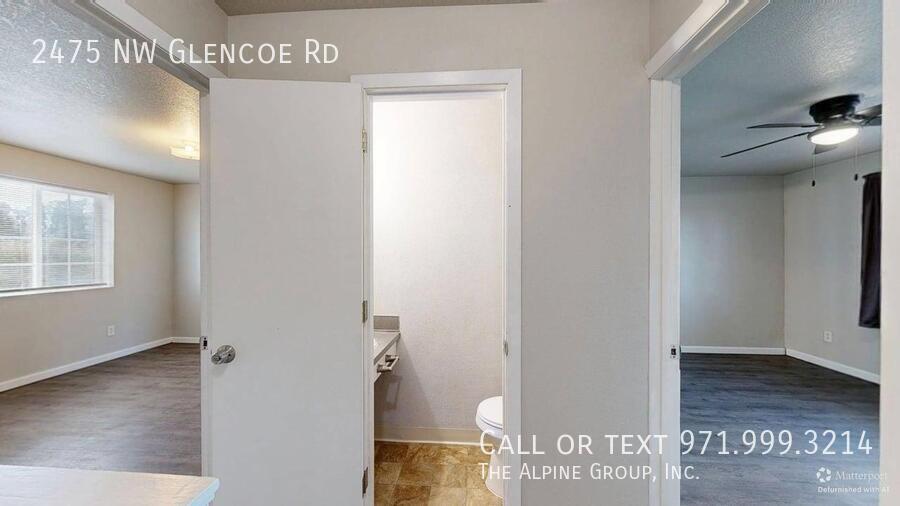 🧺 Charming 2BR Hillsboro Home with Laundry & Patio! property image