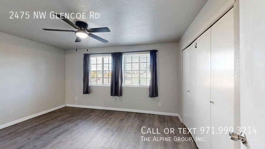 🧺 Charming 2BR Hillsboro Home with Laundry & Patio! property image