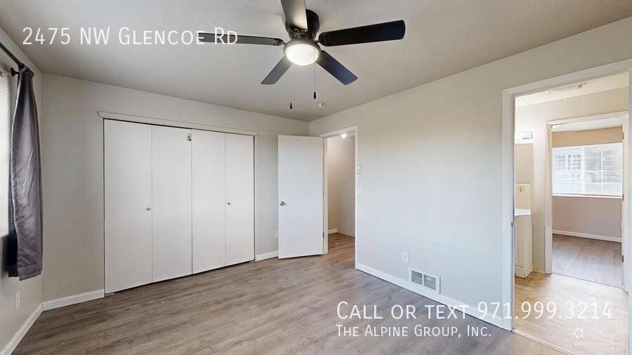 🧺 Charming 2BR Hillsboro Home with Laundry & Patio! property image