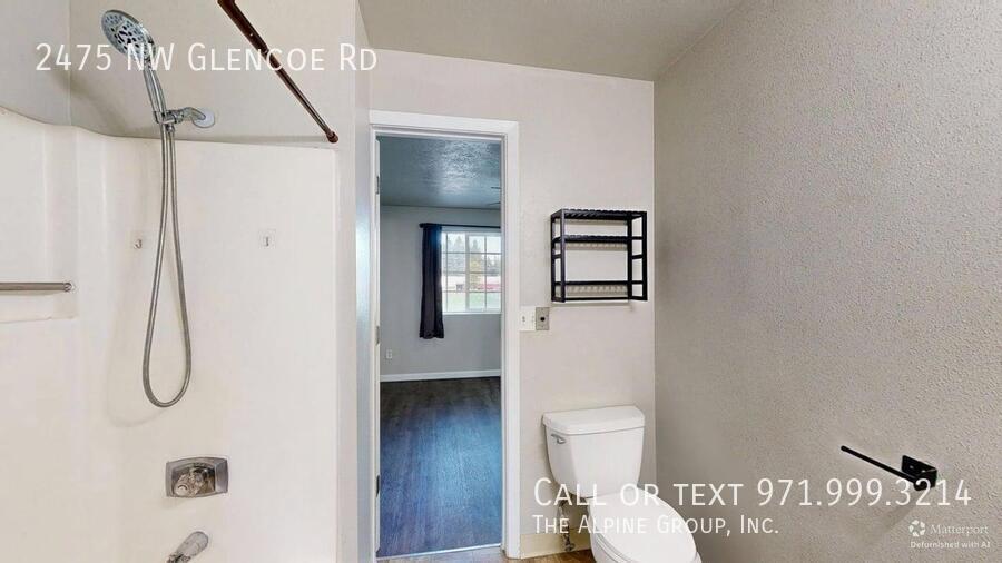 🧺 Charming 2BR Hillsboro Home with Laundry & Patio! property image