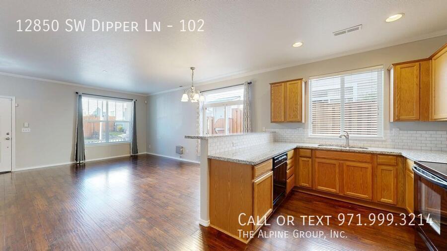 💫HALF-OFF Your First Month! Move-In Ready Townhome with Walkable Amenities! property image