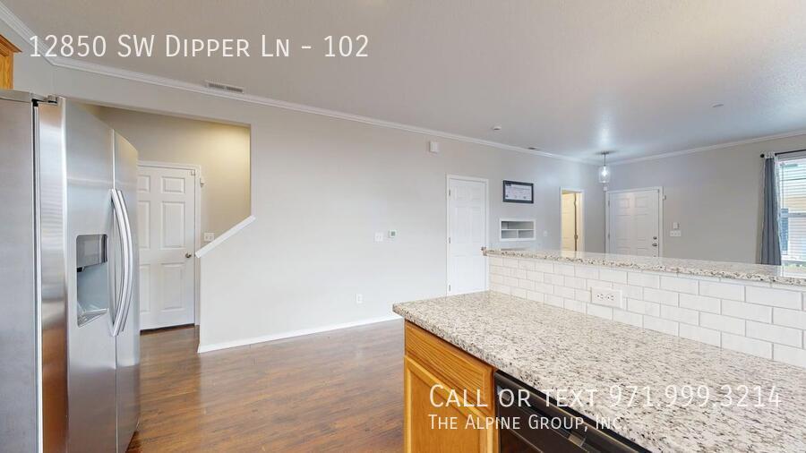 💫HALF-OFF Your First Month! Move-In Ready Townhome with Walkable Amenities! property image