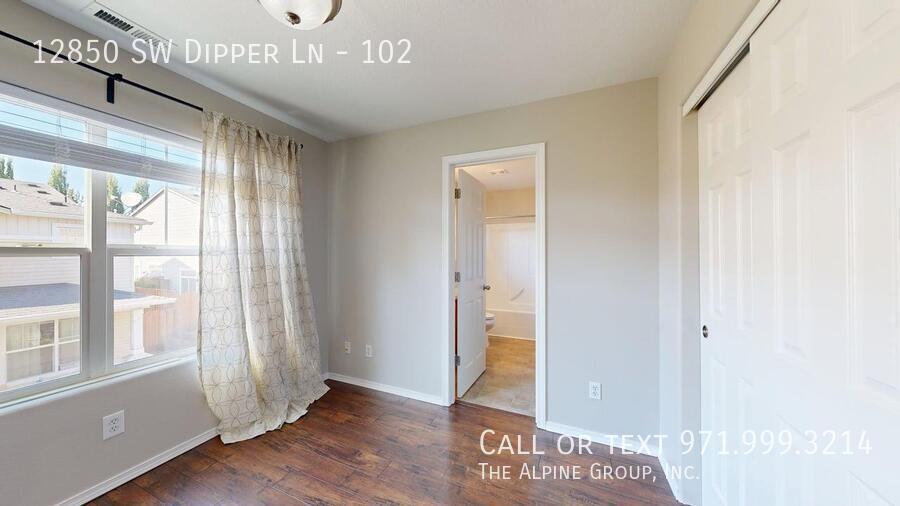 💫HALF-OFF Your First Month! Move-In Ready Townhome with Walkable Amenities! property image