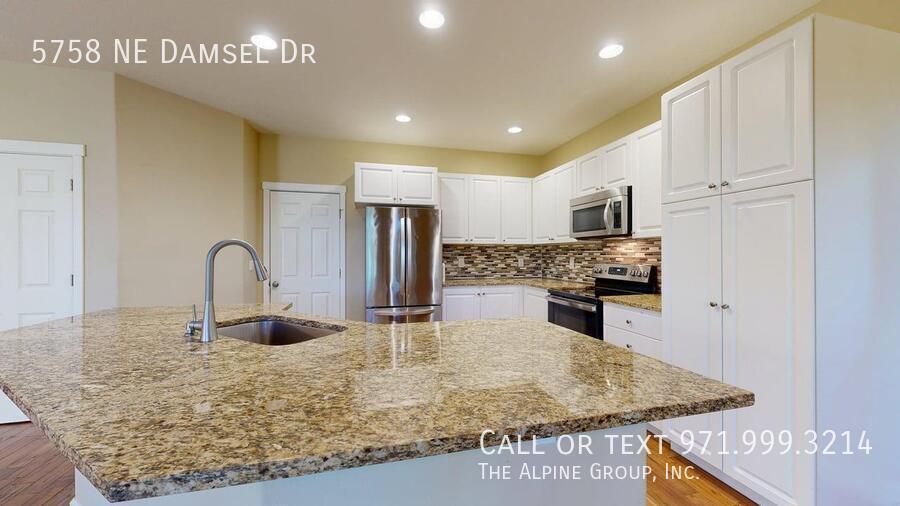 🌳 Hidden Creek Retreat – 4BR Corner Lot Home w/ Modern Comfort! property image