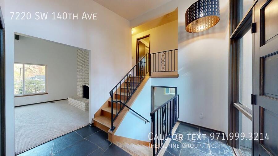 🌸 Beautiful Atrium Entry + Bright Open Layout! property image