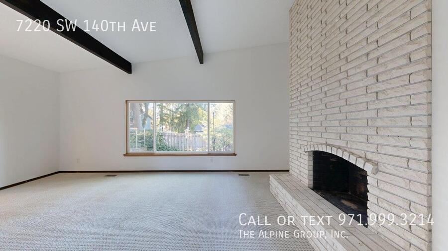 🌸 Beautiful Atrium Entry + Bright Open Layout! property image