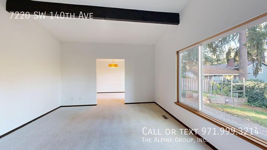 🌸 Beautiful Atrium Entry + Bright Open Layout! property image
