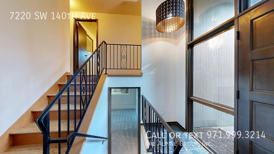 🌸 Beautiful Atrium Entry + Bright Open Layout! property image