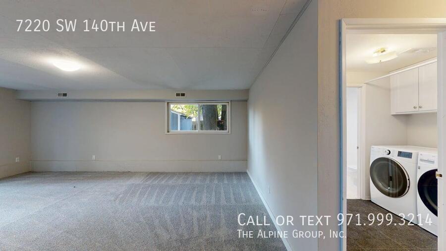 🌸 Beautiful Atrium Entry + Bright Open Layout! property image