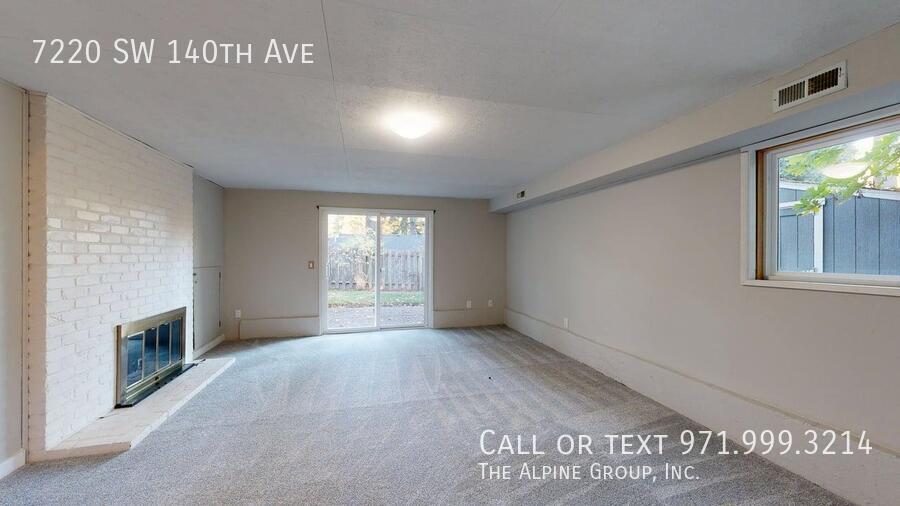 🌸 Beautiful Atrium Entry + Bright Open Layout! property image