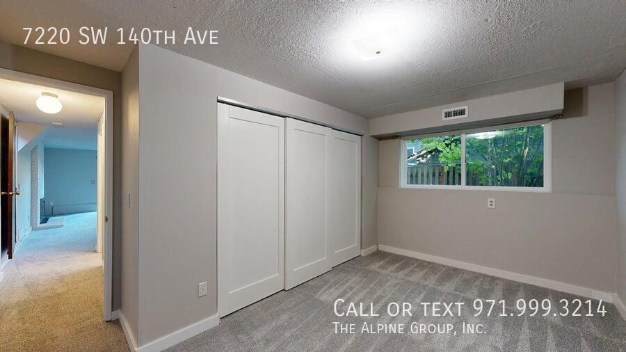 🌸 Beautiful Atrium Entry + Bright Open Layout! property image