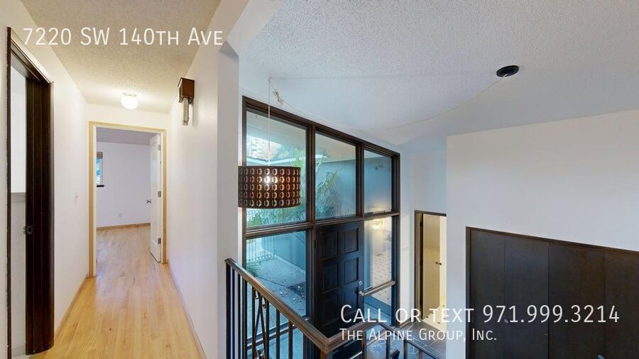 🌸 Beautiful Atrium Entry + Bright Open Layout! property image