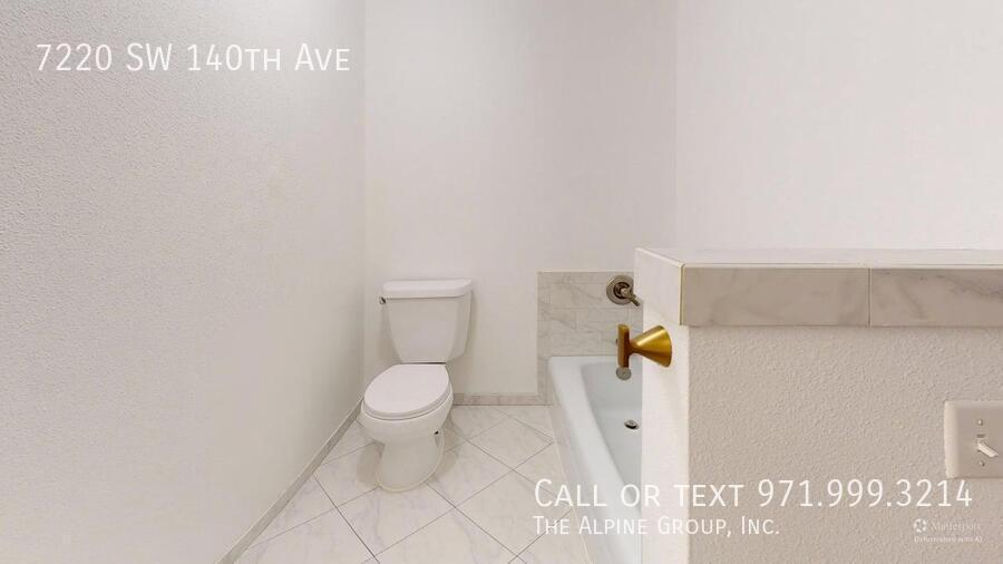 🌸 Beautiful Atrium Entry + Bright Open Layout! property image