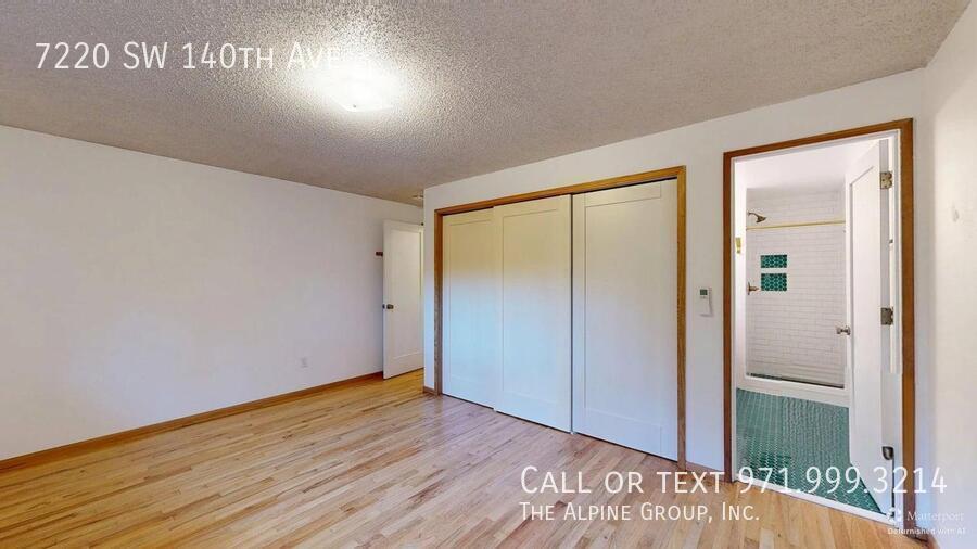 🌸 Beautiful Atrium Entry + Bright Open Layout! property image