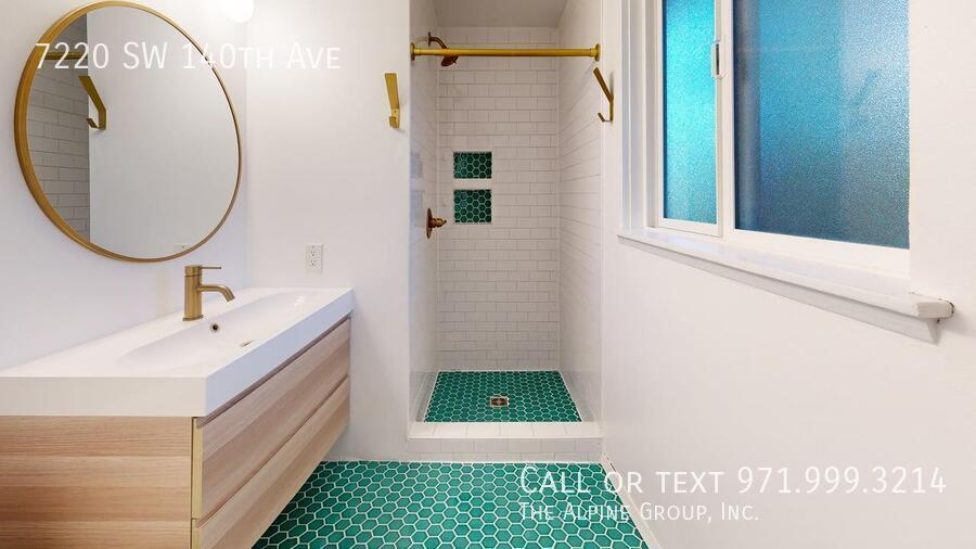 🌸 Beautiful Atrium Entry + Bright Open Layout! property image