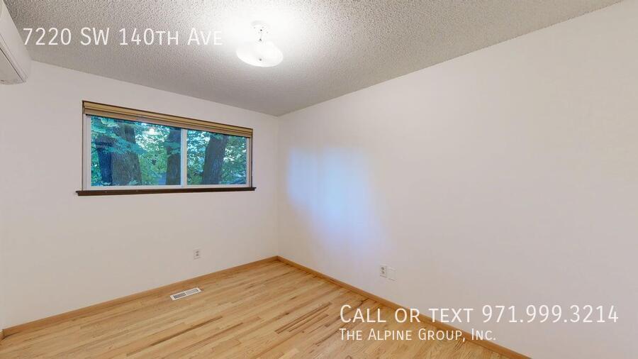 🌸 Beautiful Atrium Entry + Bright Open Layout! property image