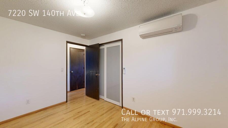 🌸 Beautiful Atrium Entry + Bright Open Layout! property image