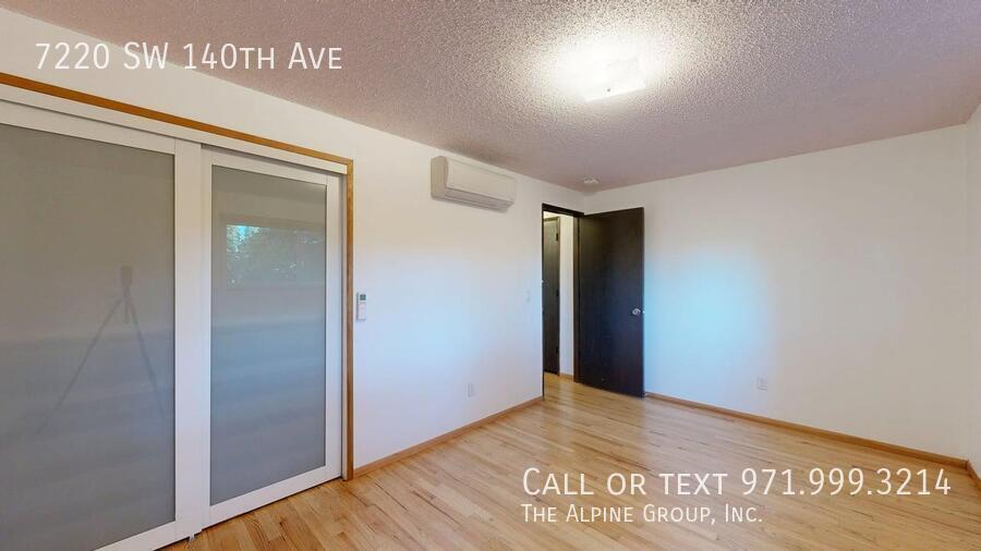 🌸 Beautiful Atrium Entry + Bright Open Layout! property image