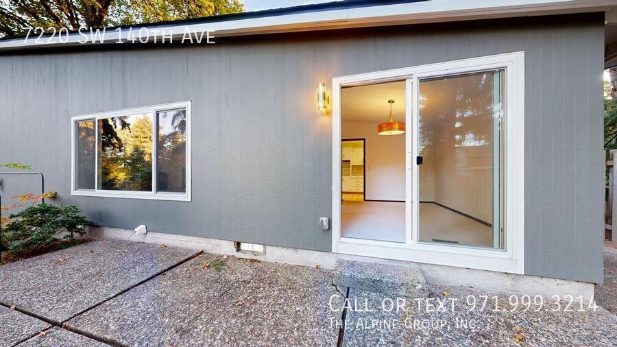 🌸 Beautiful Atrium Entry + Bright Open Layout! property image