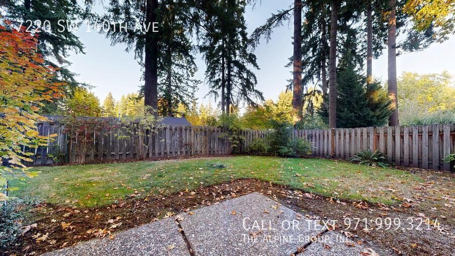 🌸 Beautiful Atrium Entry + Bright Open Layout! property image