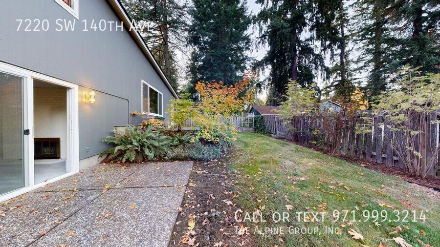 🌸 Beautiful Atrium Entry + Bright Open Layout! property image
