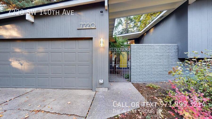 🌸 Beautiful Atrium Entry + Bright Open Layout! property image