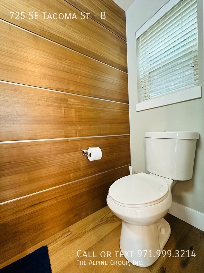 HALF OFF YOUR FIRST MONTH - Sleek Sellwood Duplex with Natural Charm property image