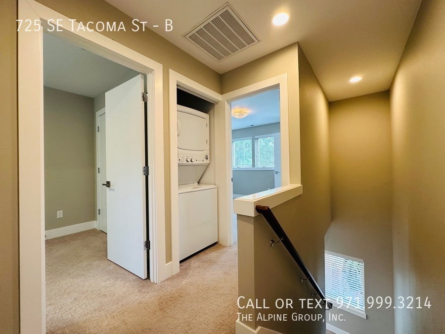 HALF OFF YOUR FIRST MONTH - Sleek Sellwood Duplex with Natural Charm property image