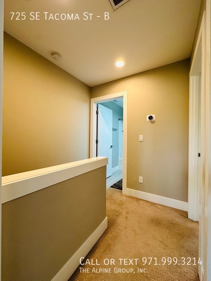 HALF OFF YOUR FIRST MONTH - Sleek Sellwood Duplex with Natural Charm property image