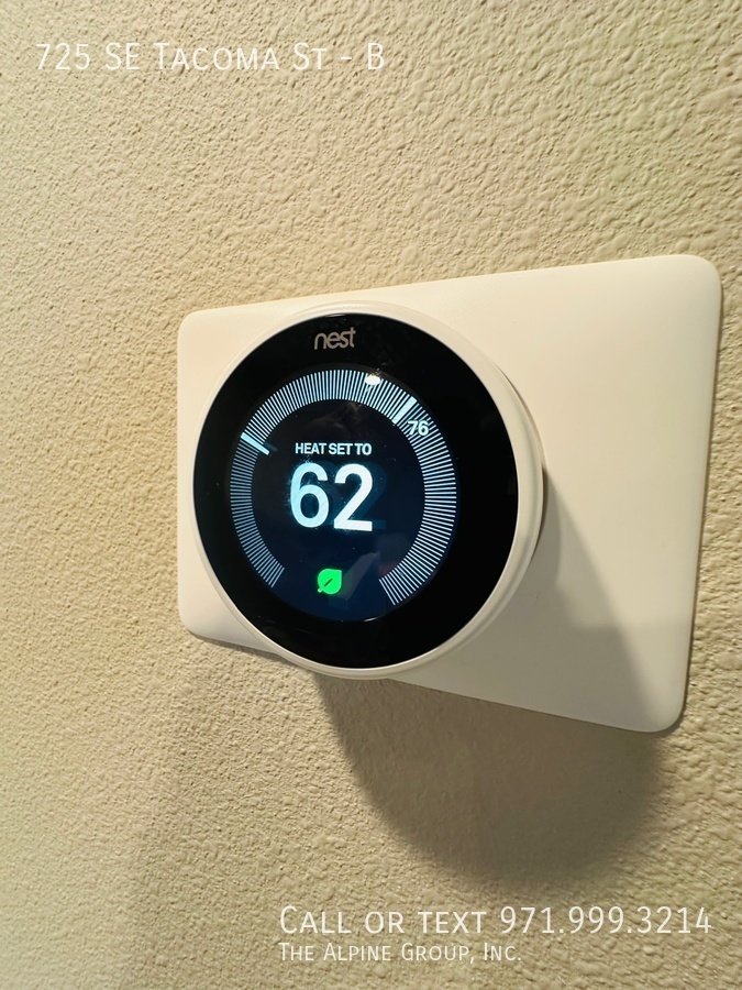 HALF OFF YOUR FIRST MONTH - Sleek Sellwood Duplex with Natural Charm property image