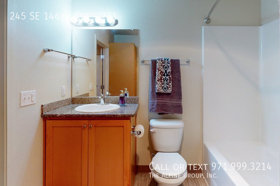 Pet friendly, Washer/Dryer Included! property image