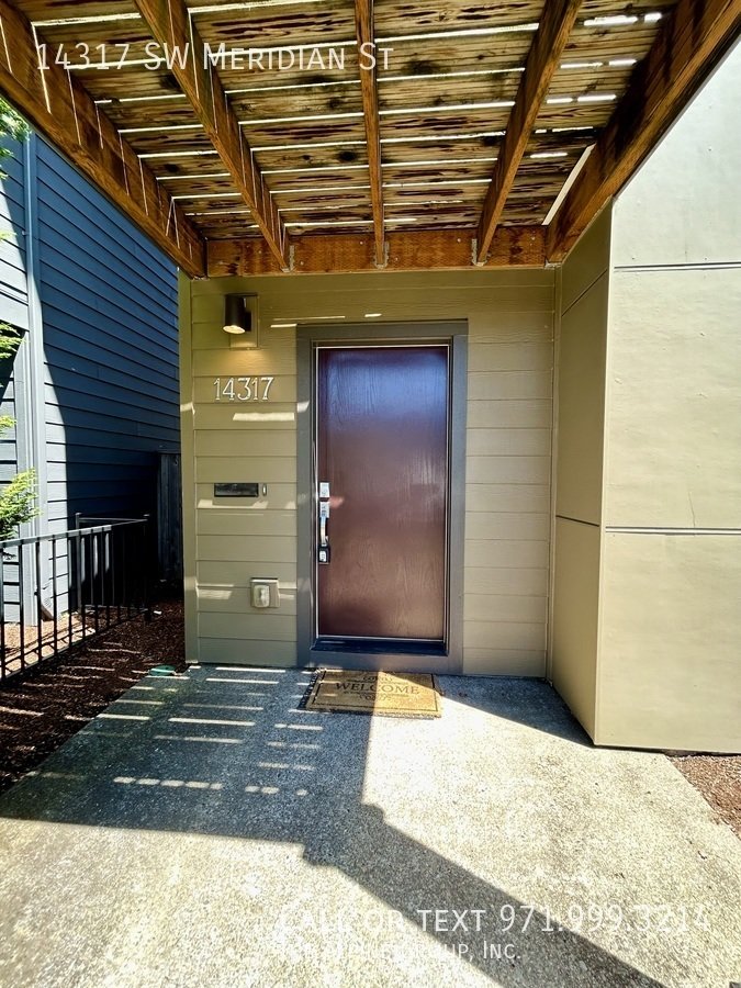 ✨ Modern Luxury in 45° Central | Steps from Nike Campus! property image