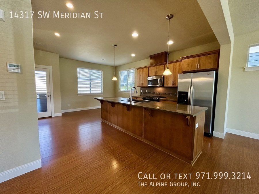 ✨ Modern Luxury in 45° Central | Steps from Nike Campus! property image