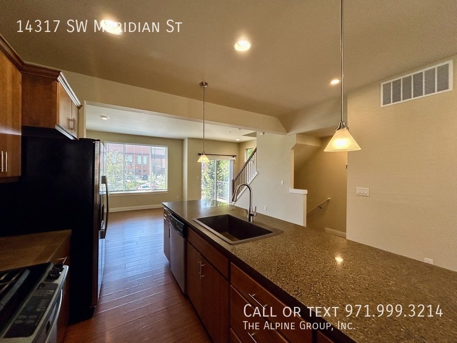✨ Modern Luxury in 45° Central | Steps from Nike Campus! property image