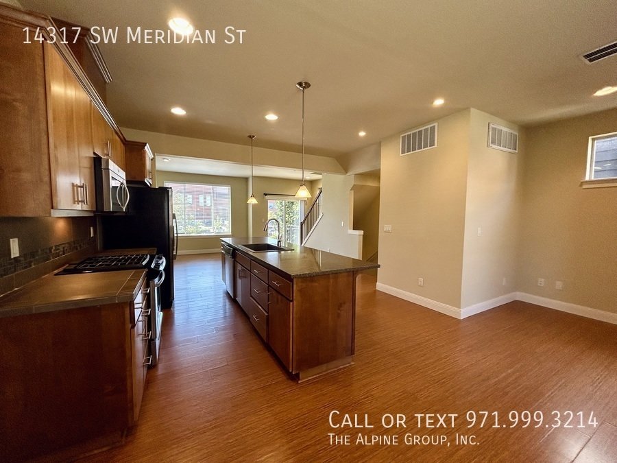 ✨ Modern Luxury in 45° Central | Steps from Nike Campus! property image