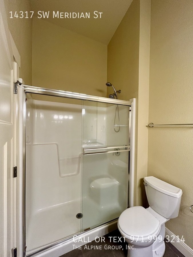 ✨ Modern Luxury in 45° Central | Steps from Nike Campus! property image